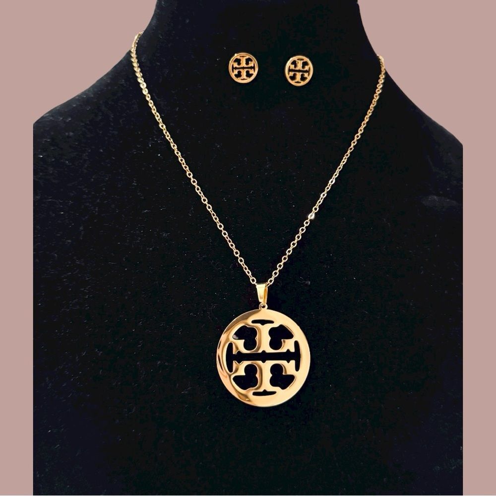 TORY BURCH STATEMENT NECKLACE AND EARRINGS SET 18K GOLD OVER STAINLESS STEEL - Picture 2 of 3